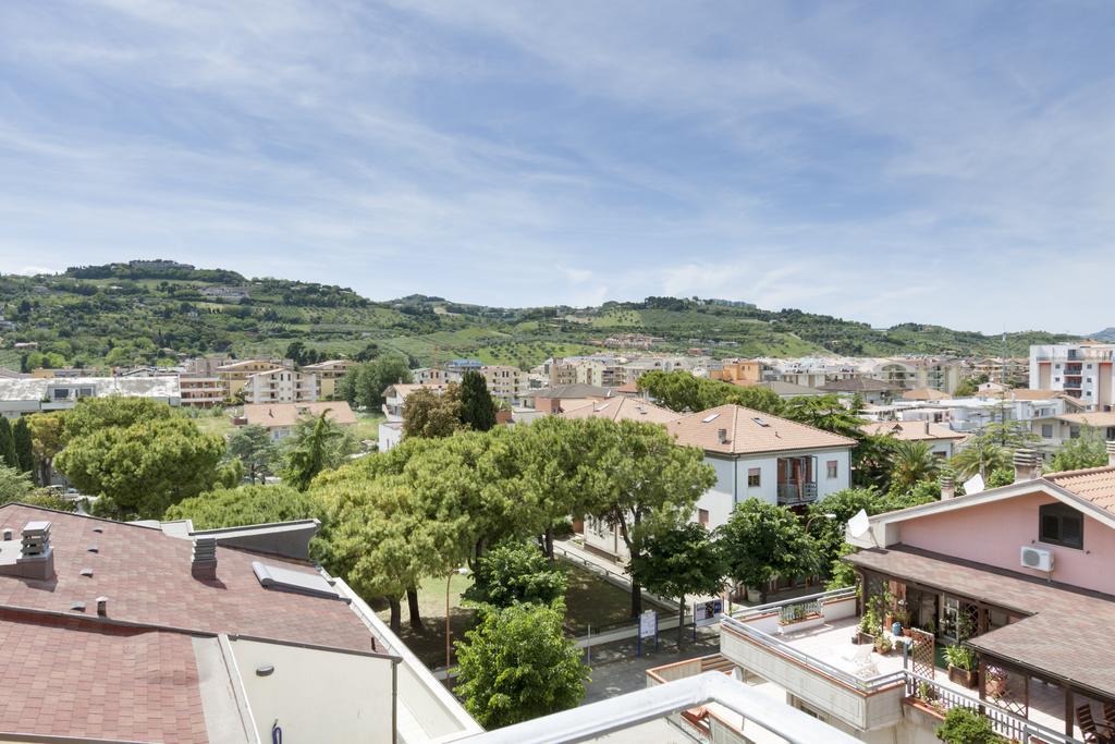 Residence Palazzo Sayonara Tortoreto Exterior foto